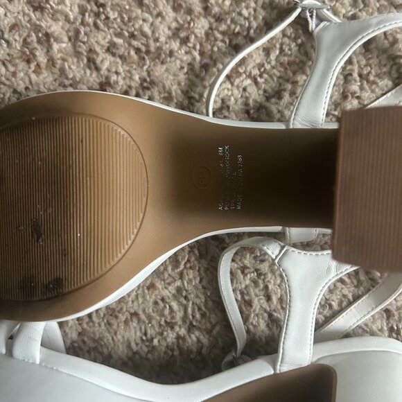 Lofty Bone Leather Steve Madden Heeled Sandals - Picture 4 of 4